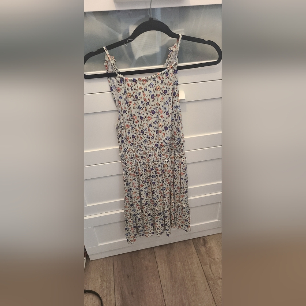 Short, bunle neck line, floral green dress